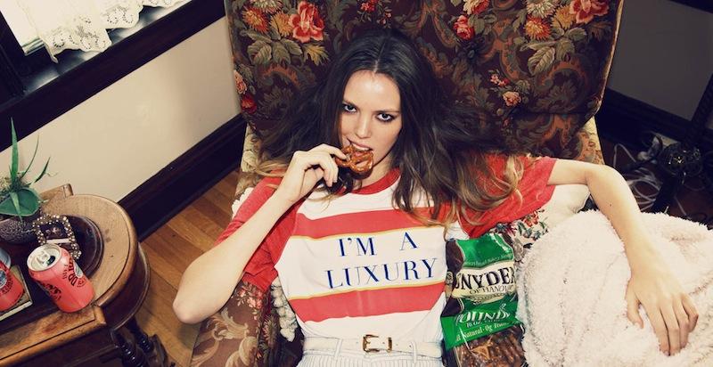 Las verdaderas razones por las que las chicas atractivas nunca tienen novio