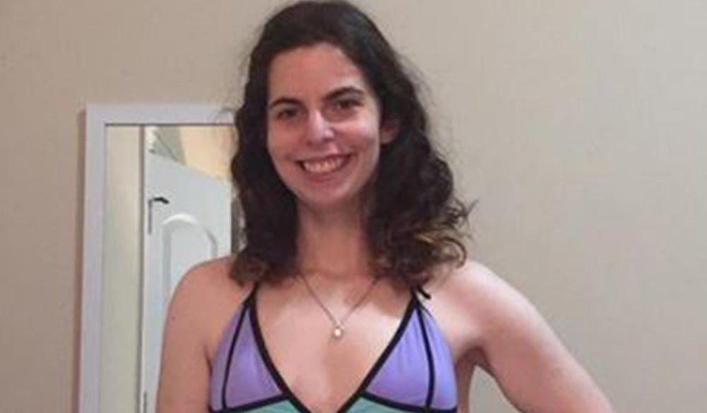 La razón por la que la foto de esta mujer en bikini se ha vuelto viral